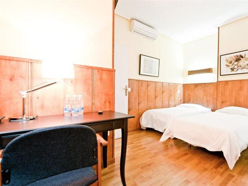 Hostal Asuncion Мадрид Экстерьер фото