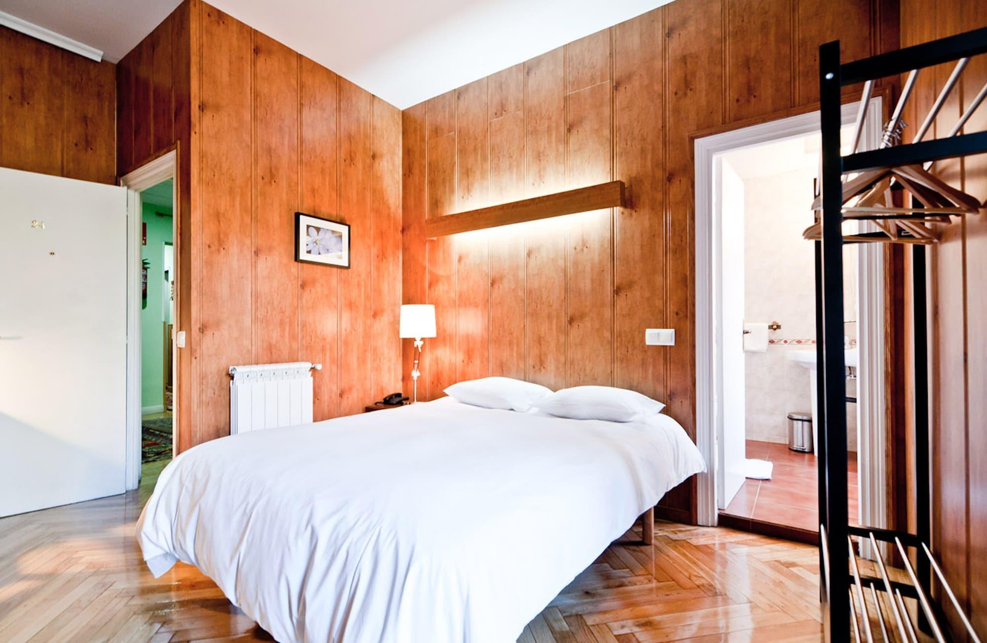 Hostal Asuncion Мадрид Экстерьер фото