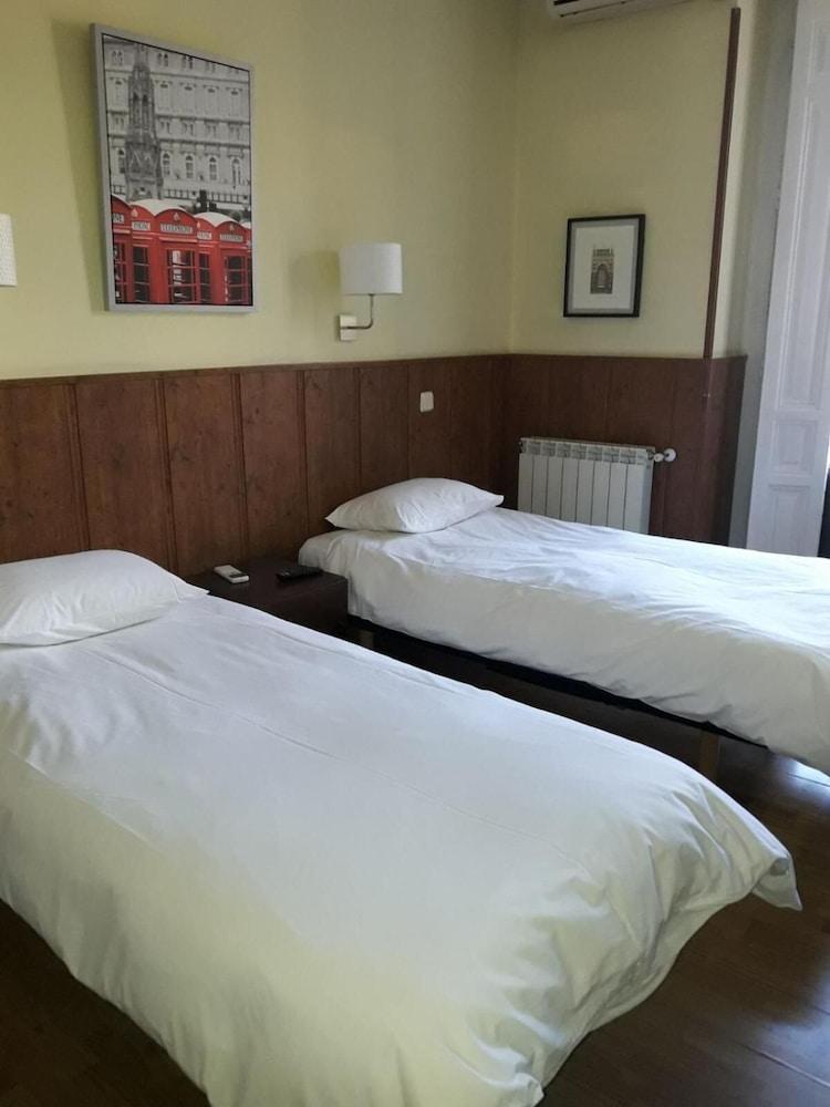 Hostal Asuncion Мадрид Экстерьер фото