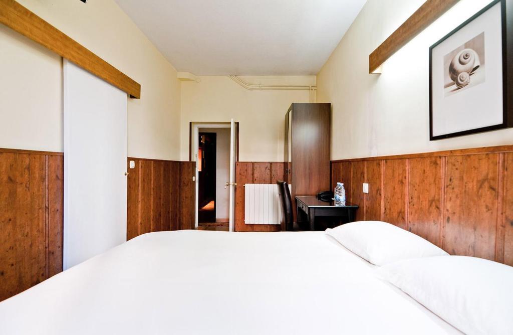 Hostal Asuncion Мадрид Номер фото