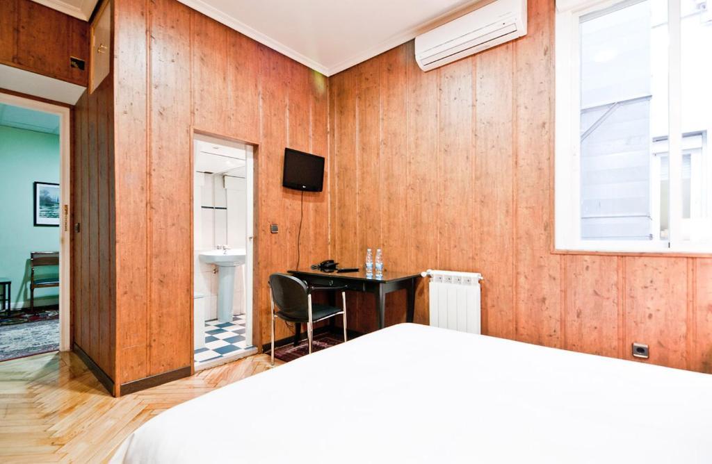 Hostal Asuncion Мадрид Экстерьер фото